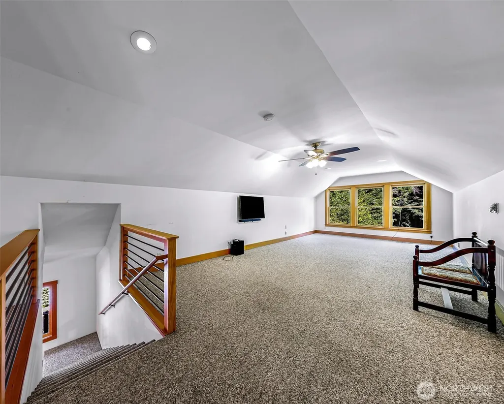6701 Holst Road Clinton WA 98236