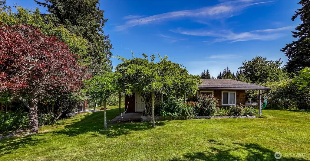 6701 Holst Road Clinton WA 98236