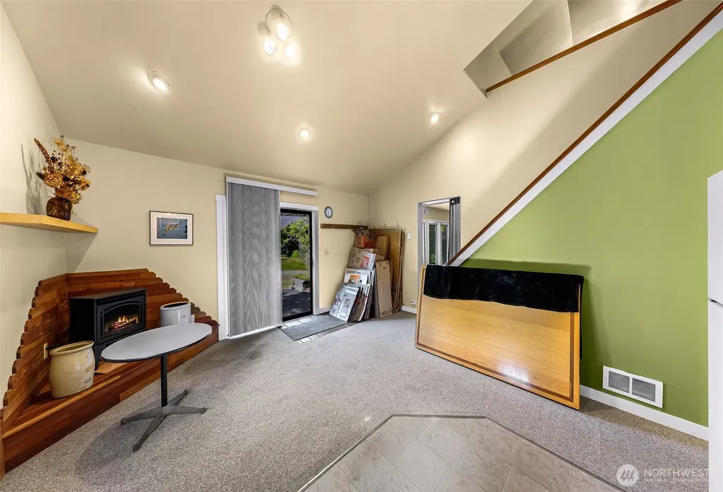 6701 Holst Road Clinton WA 98236