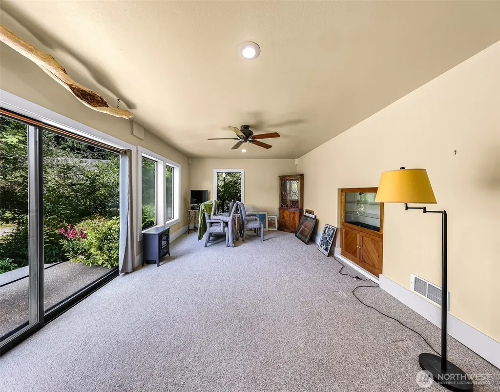 6701 Holst Road Clinton WA 98236