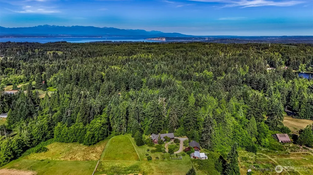 6701 Holst Road Clinton WA 98236