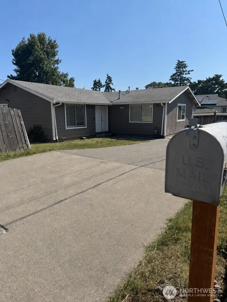 7139 S Tyler Street Court Tacoma WA 98409