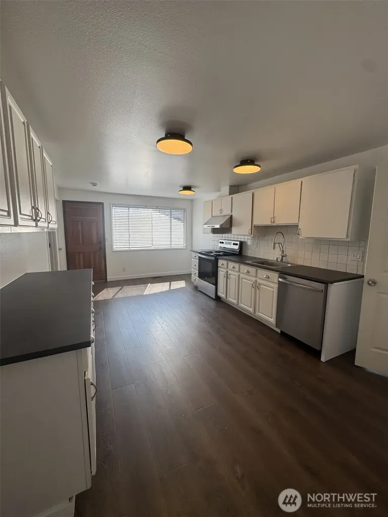 7139 S Tyler Street Court Tacoma WA 98409