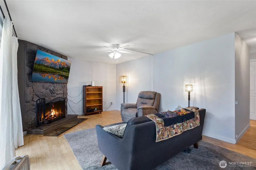 32304 4th Place S Federal Way WA 98003