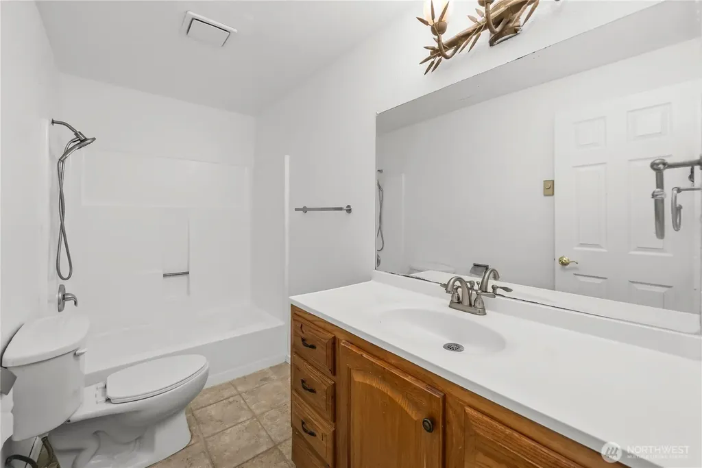 4819 S 56th Street Tacoma WA 98409