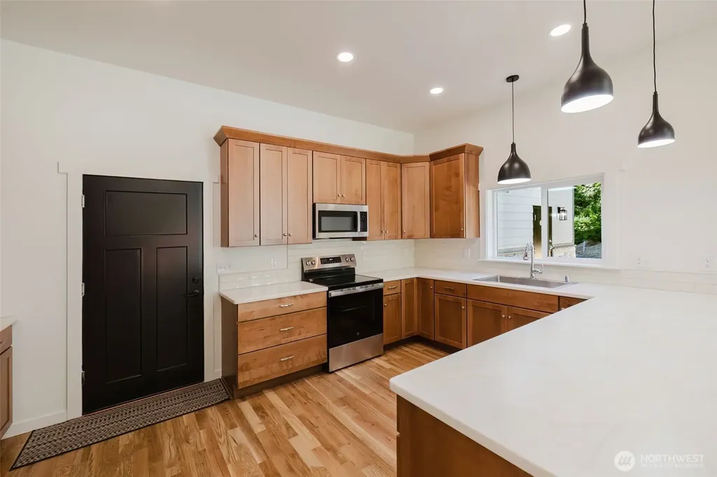 5170 SE Lars Hanson Port Orchard WA 98367