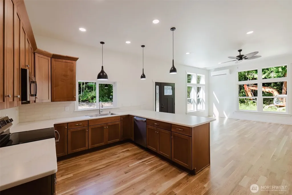 5170 SE Lars Hanson Port Orchard WA 98367