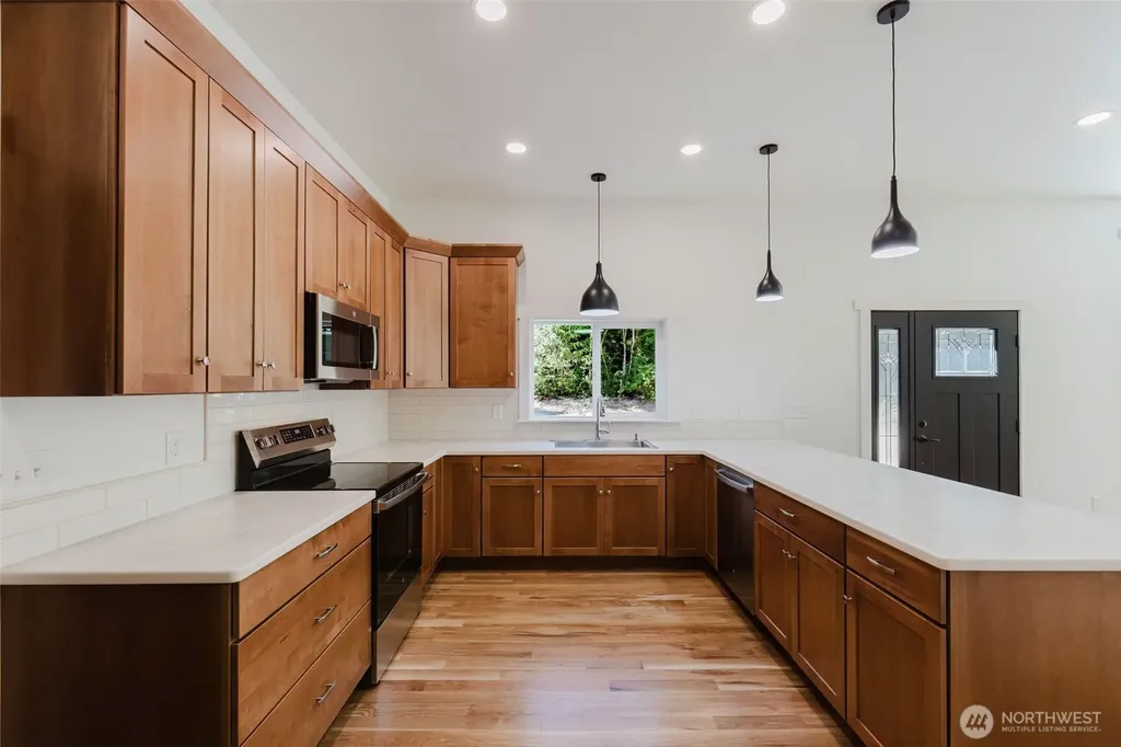 5170 SE Lars Hanson Port Orchard WA 98367