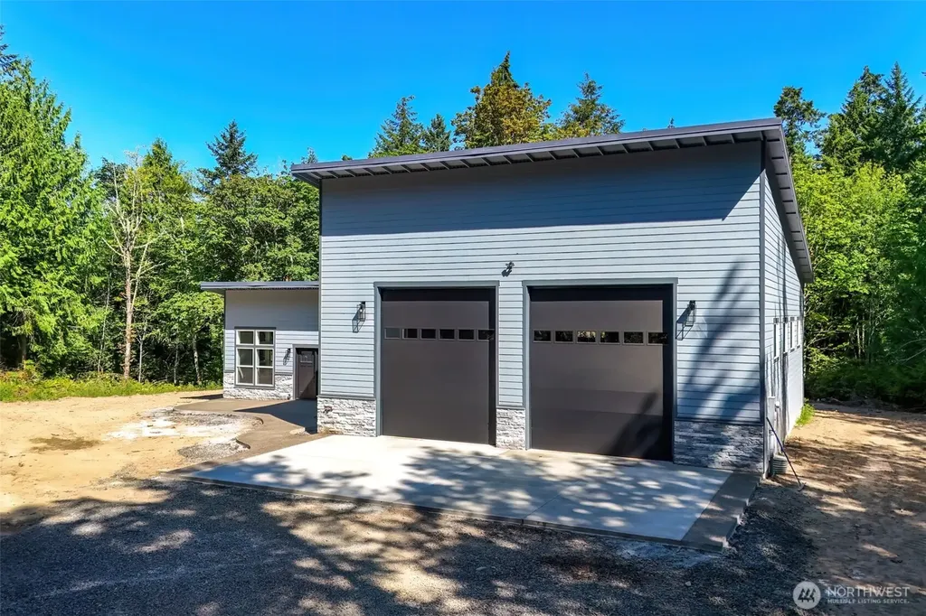 5170 SE Lars Hanson Port Orchard WA 98367