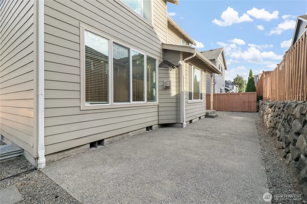 17210 139th Avenue E Puyallup WA 98374