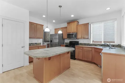 17210 139th Avenue E Puyallup WA 98374