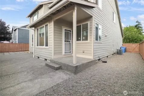 17210 139th Avenue E Puyallup WA 98374