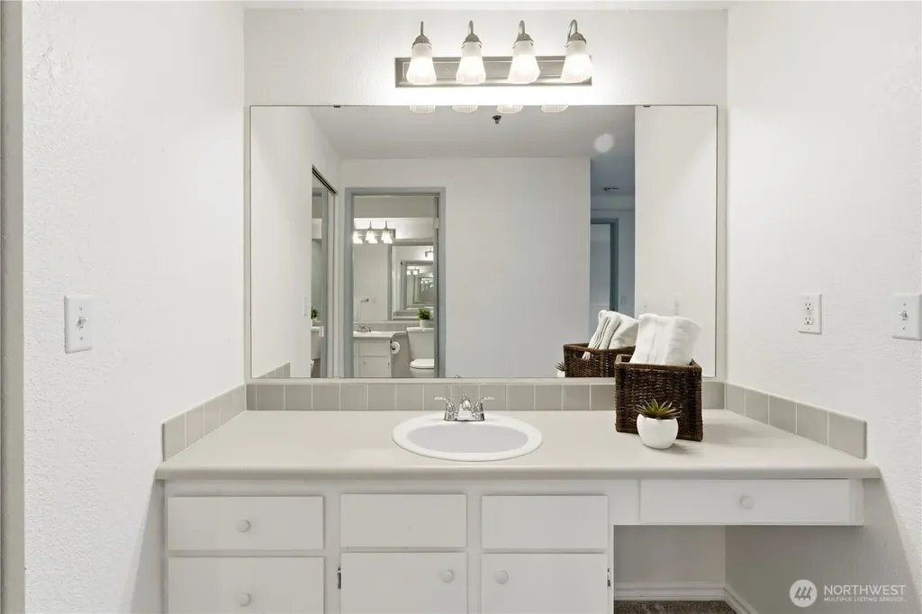 25005 98th Place S Kent WA 98030