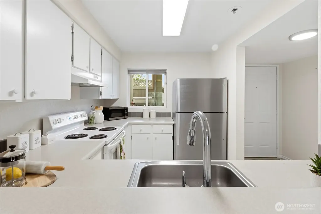 25005 98th Place S Kent WA 98030