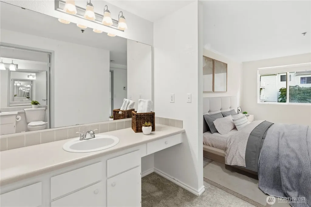 25005 98th Place S Kent WA 98030