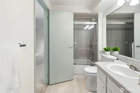 25005 98th Place S Kent WA 98030