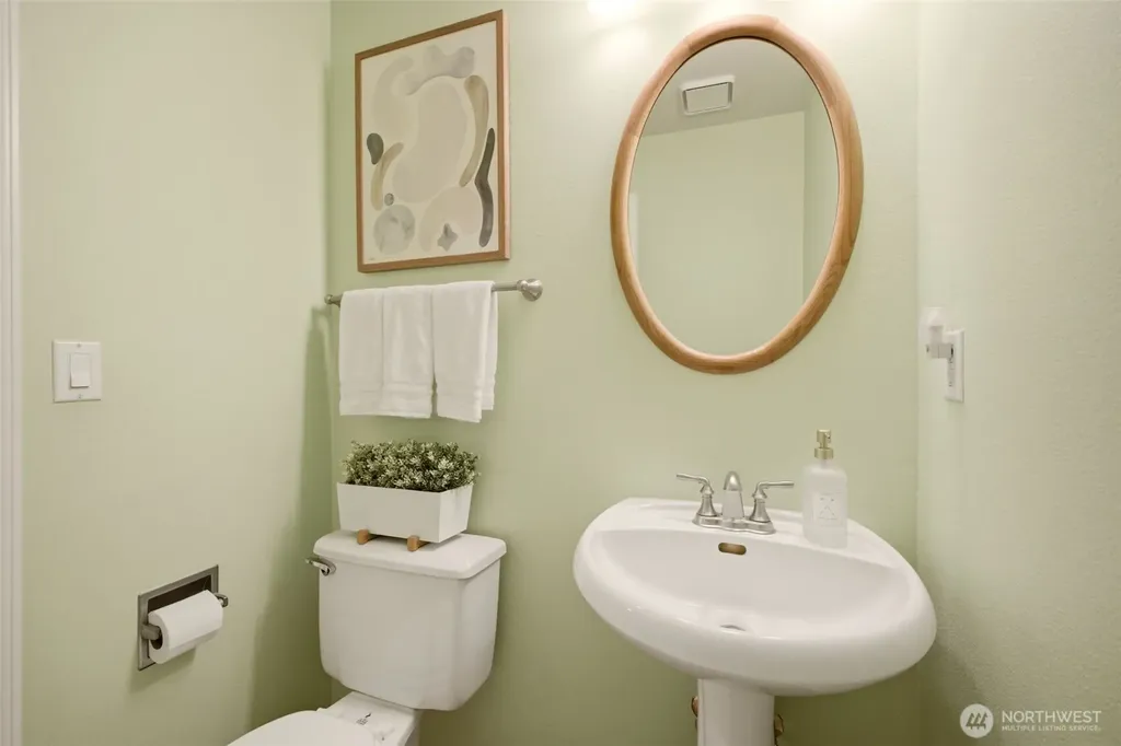 403 Sheridan Place Steilacoom WA 98388