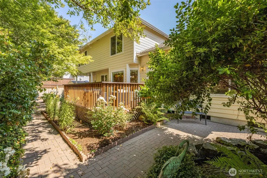 403 Sheridan Place Steilacoom WA 98388