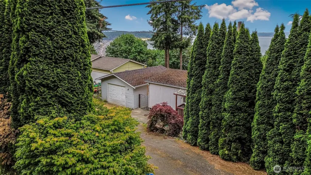 675 Vesper Way Camano Island WA 98282