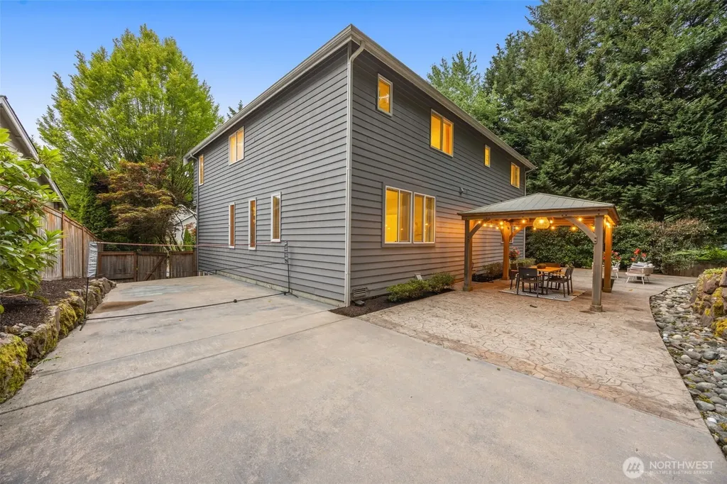 17033 NE 108th Way Redmond WA 98052