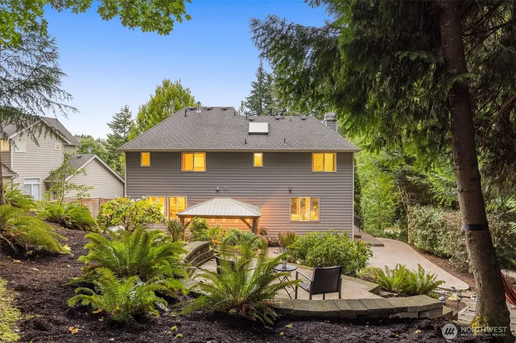 17033 NE 108th Way Redmond WA 98052