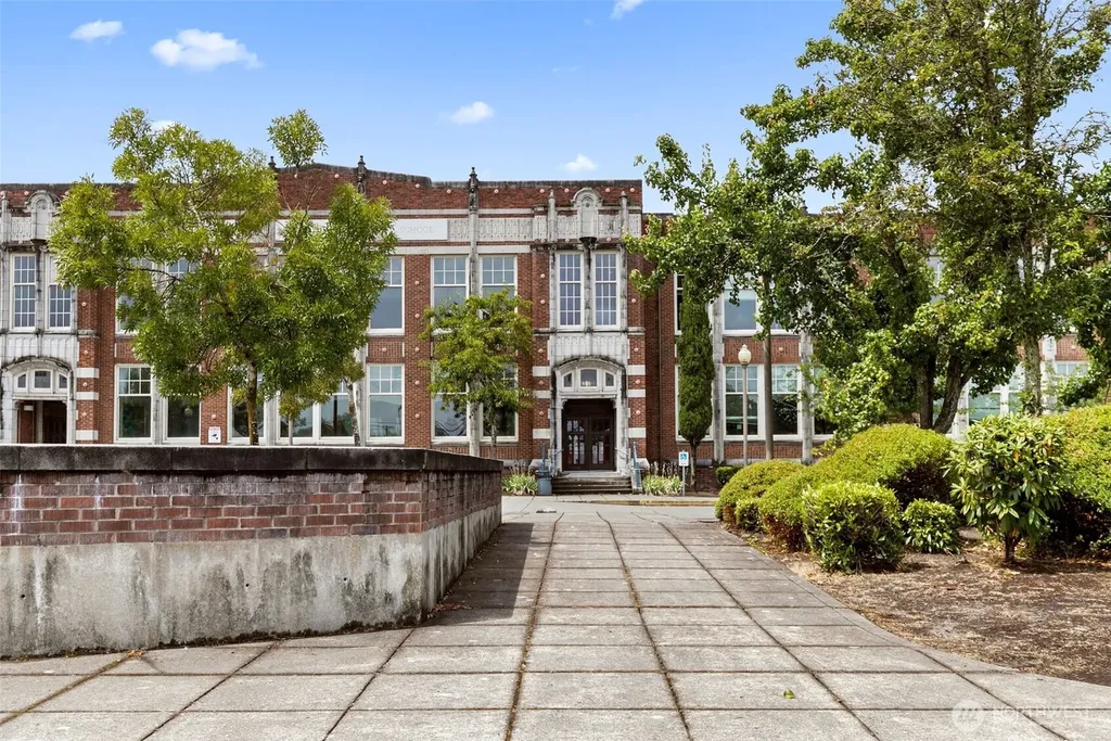 3010 N 8th Street Tacoma WA 98406