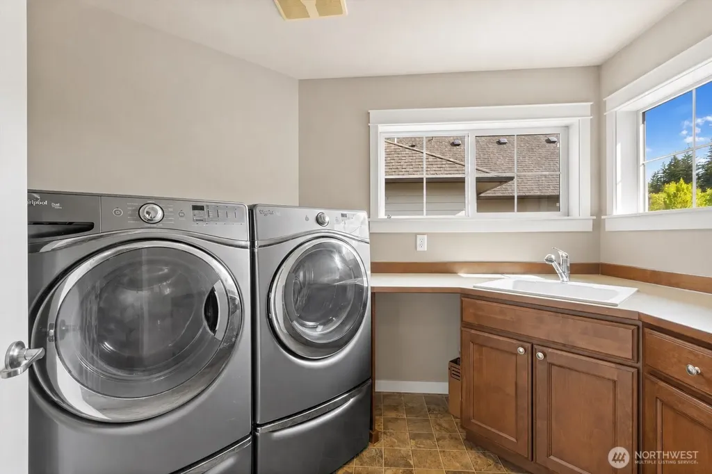 10082 240th Avenue NE Redmond WA 98053