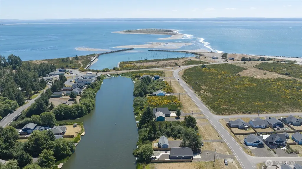 998 Point Brown Avenue SE Ocean Shores WA 98569