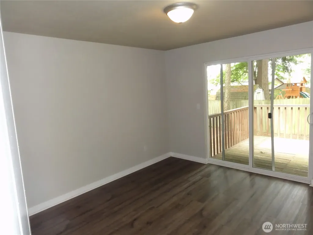 21627 SE 271st Street Maple Valley WA 98038