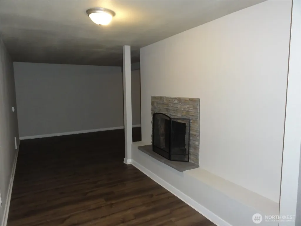 21627 SE 271st Street Maple Valley WA 98038