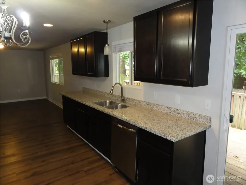 21627 SE 271st Street Maple Valley WA 98038
