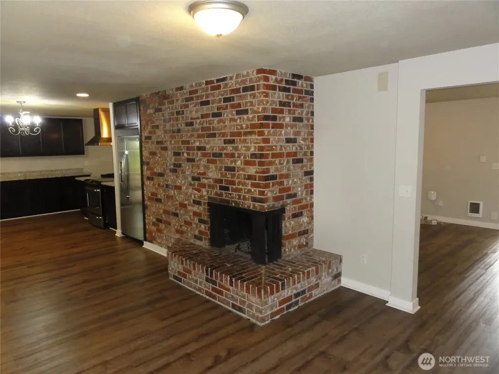 21627 SE 271st Street Maple Valley WA 98038