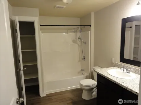 21627 SE 271st Street Maple Valley WA 98038