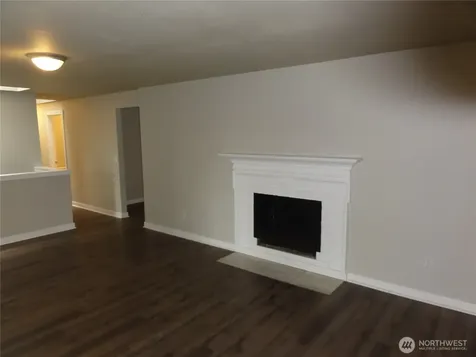 21627 SE 271st Street Maple Valley WA 98038