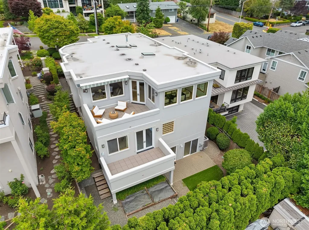 227 8th Avenue Kirkland WA 98033