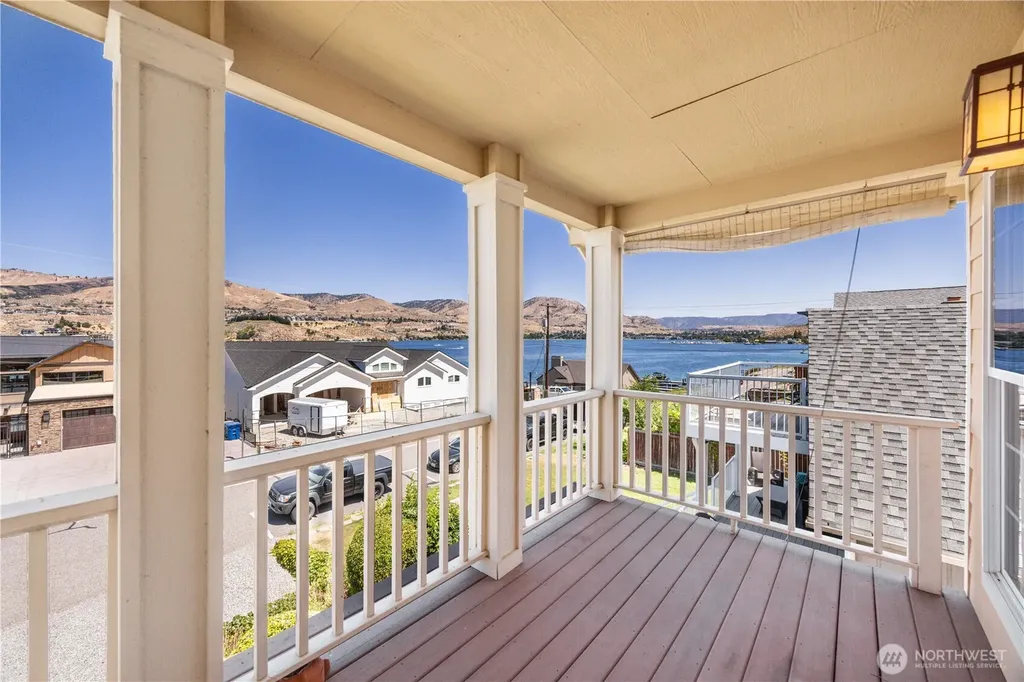 2109 W Terrace Avenue Chelan WA 98816