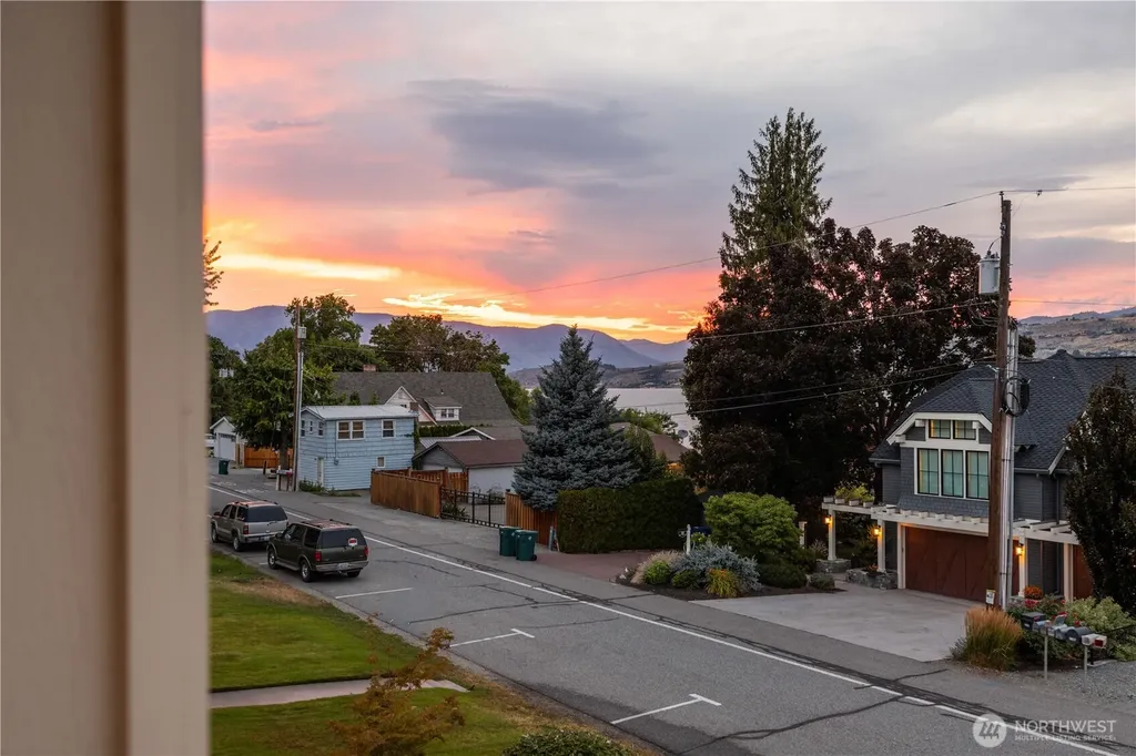 2109 W Terrace Avenue Chelan WA 98816