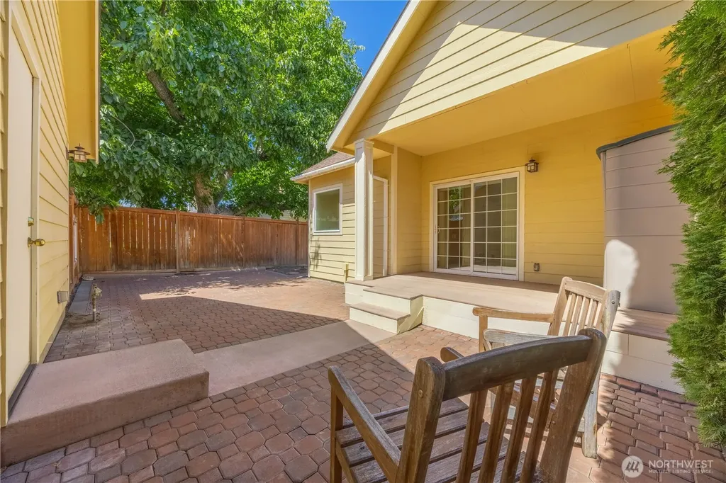 2109 W Terrace Avenue Chelan WA 98816