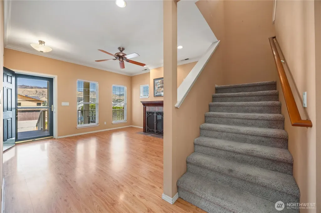 2109 W Terrace Avenue Chelan WA 98816