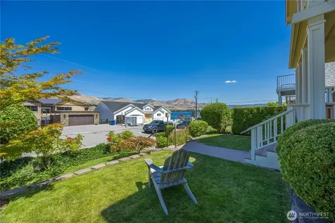 2109 W Terrace Avenue Chelan WA 98816
