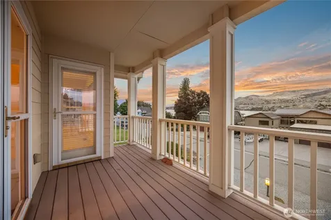2109 W Terrace Avenue Chelan WA 98816