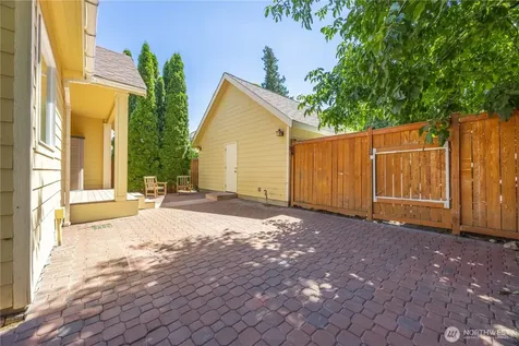 2109 W Terrace Avenue Chelan WA 98816
