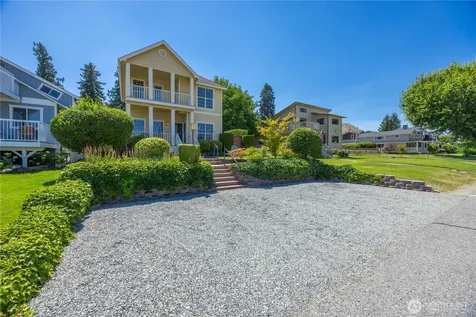 2109 W Terrace Avenue Chelan WA 98816