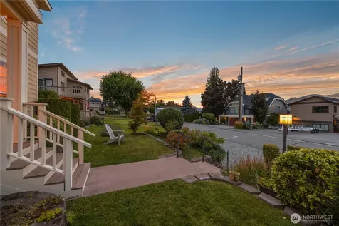 2109 W Terrace Avenue Chelan WA 98816