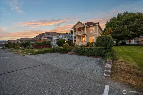2109 W Terrace Avenue Chelan WA 98816