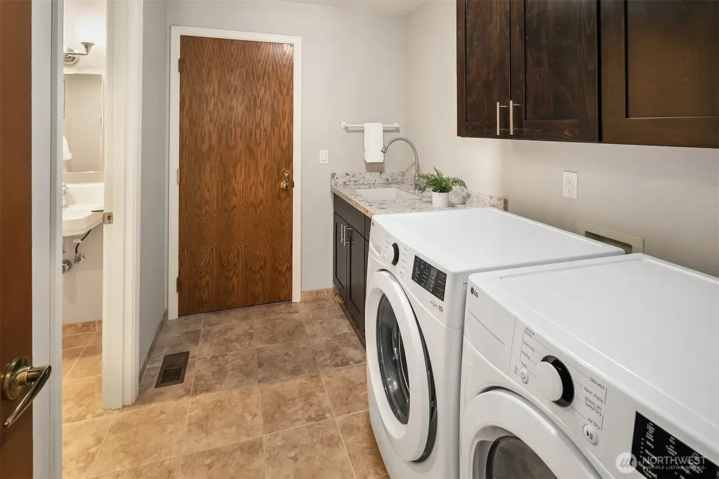 13016 207th Avenue SE Issaquah WA 98027