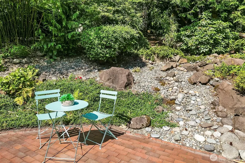 13016 207th Avenue SE Issaquah WA 98027