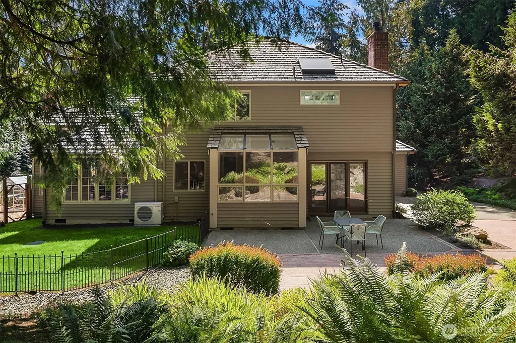 13016 207th Avenue SE Issaquah WA 98027