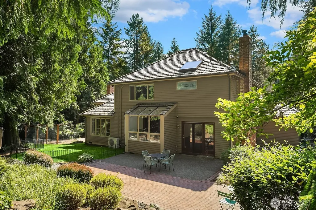 13016 207th Avenue SE Issaquah WA 98027