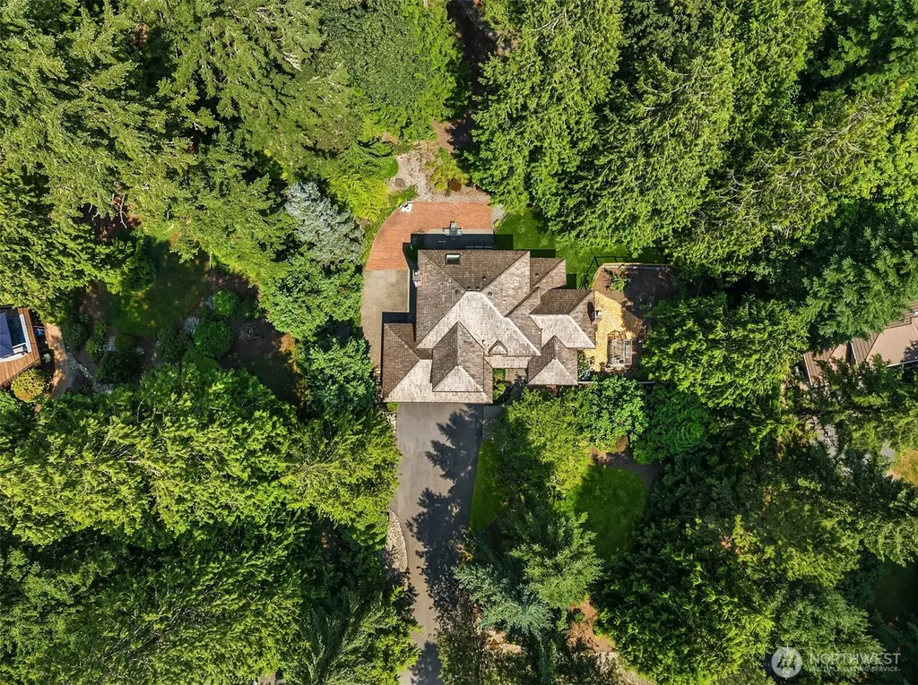 13016 207th Avenue SE Issaquah WA 98027